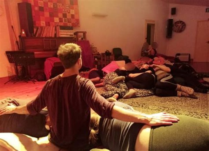 Are cuddle parties real?