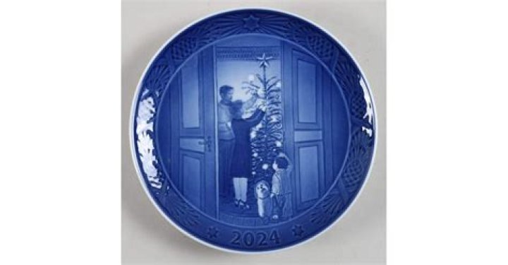 Are Royal Copenhagen Christmas plates Food Safe?