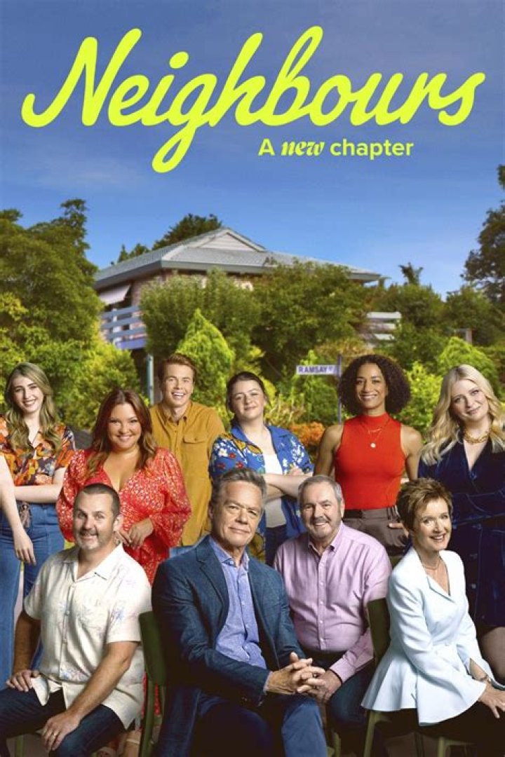 Are there any original cast members in Neighbours?
