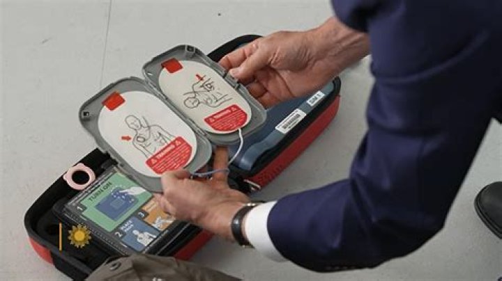 Can you use a microwave if you have a defibrillator?
