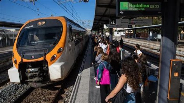 Cual es el precio de un billete de tren de Barcelona a Gava?