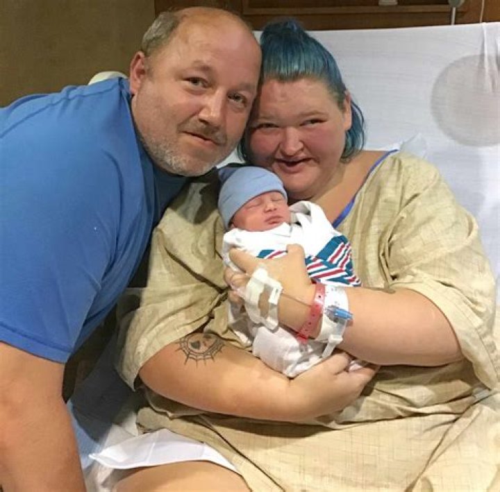 Did Amy from 1000 pound sisters have a baby?