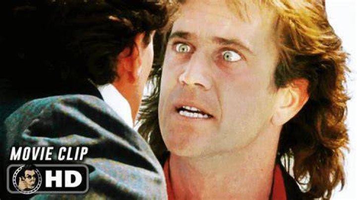Did Mel Gibson really jump off the building in Lethal Weapon?