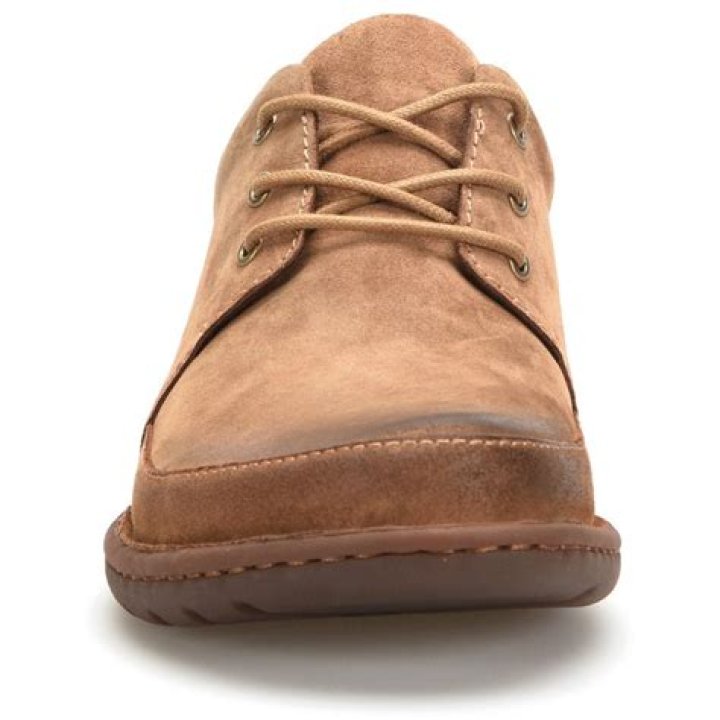 Does born make mens shoes?