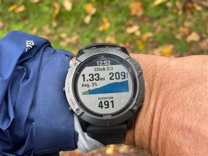 Does Garmin Fenix 3 have a heart rate monitor?