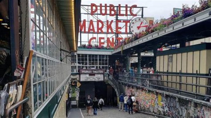Does Tacoma have a seaport?