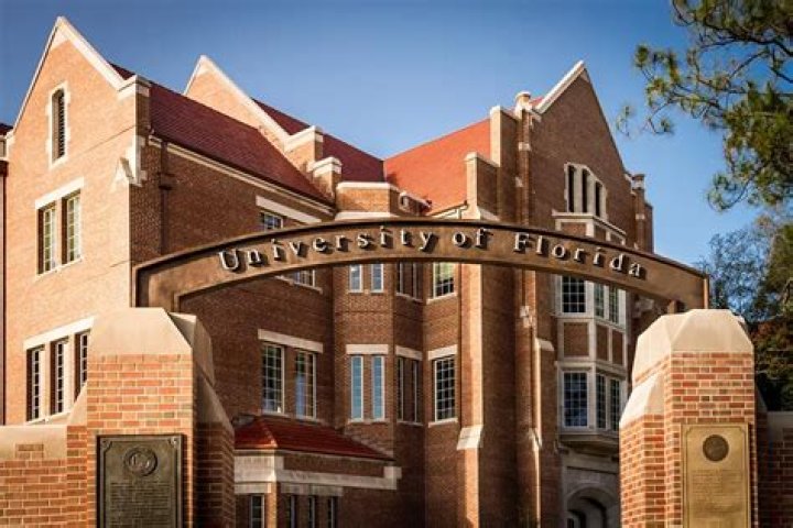 Does USC accept lower-division transfers?