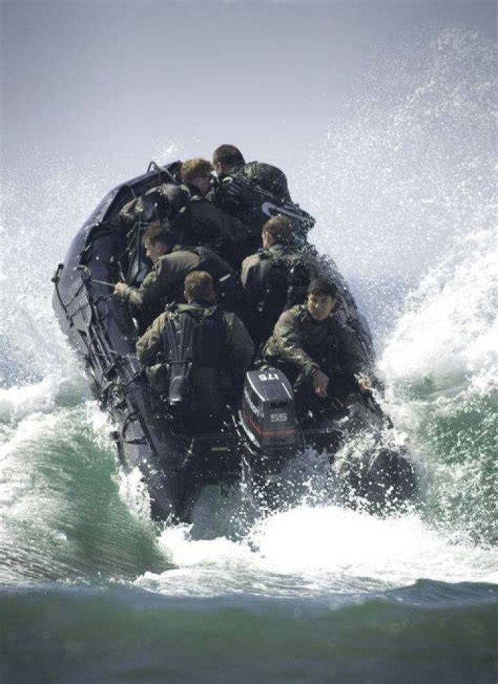 How did SEALs drown in Grenada?