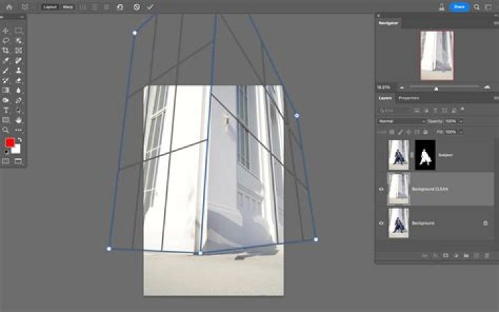 How do I adjust the perspective in Photoshop?
