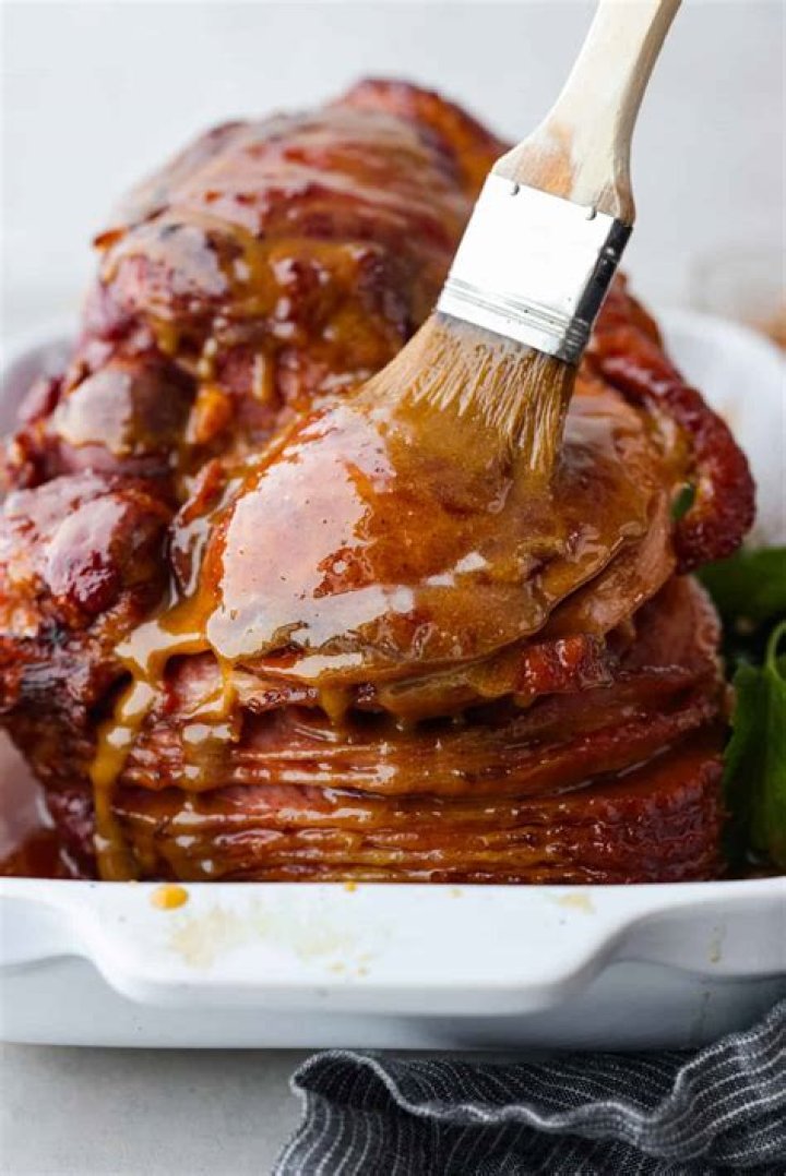 How do you put a glaze on a ham?