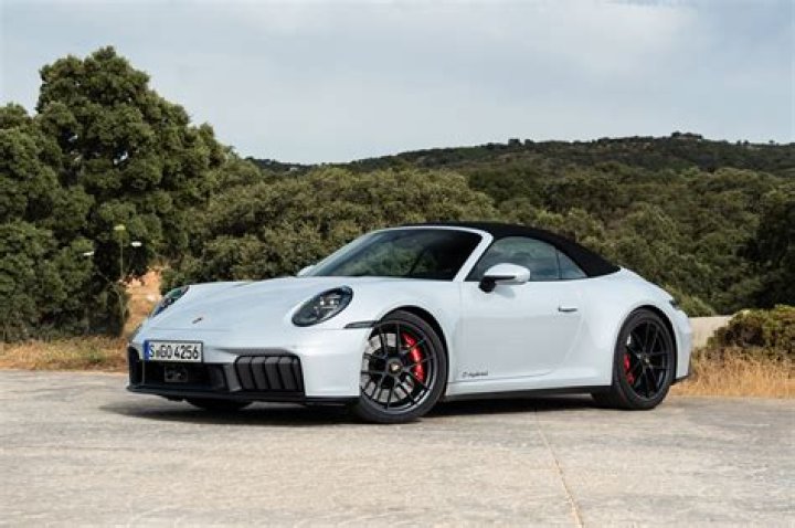How fast is a Porsche 911 Carrera GTS?