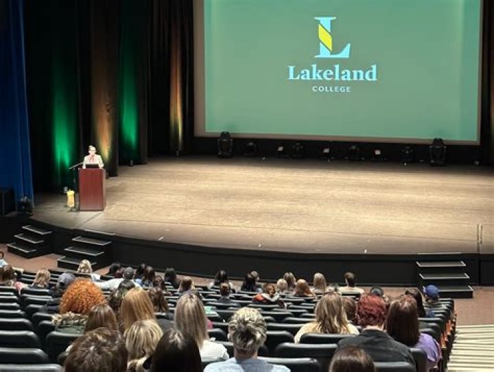 How many intakes Lakeland college have?
