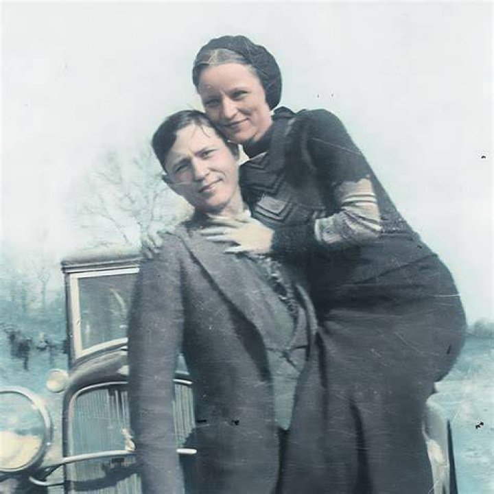 How many pictures of Bonnie and Clyde are there?