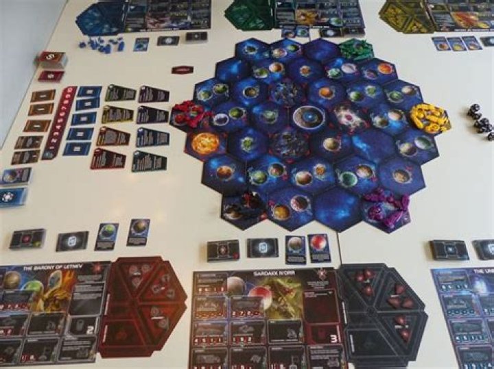How many races are in Twilight Imperium?