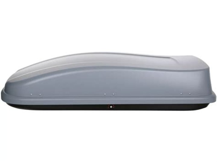 How many roof boxes does Halfords sell?