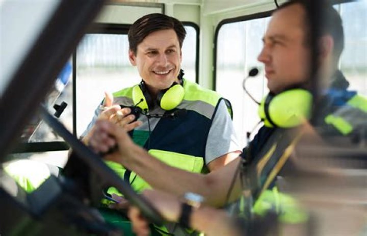 How much do ramp agents make at FedEx?