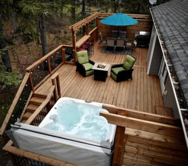 How much does it cost to build a 12×20 deck?