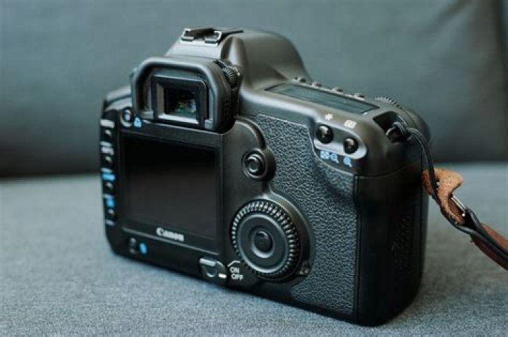 Is Canon 5D classic still worth buying?