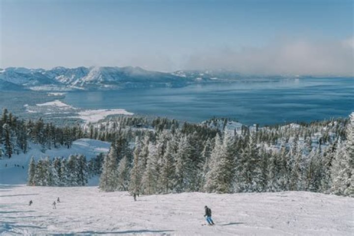 Is Lake Tahoe pretty in winter?