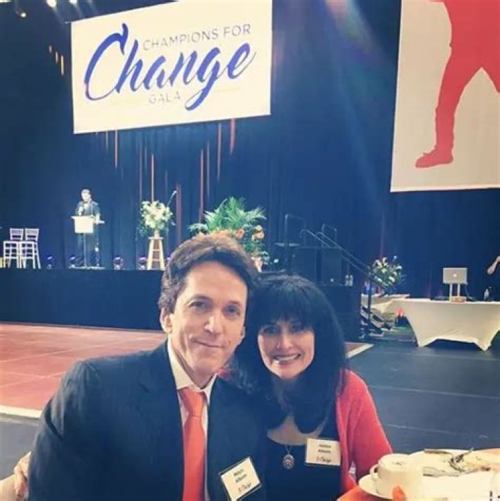 Is Mitch Albom still married?