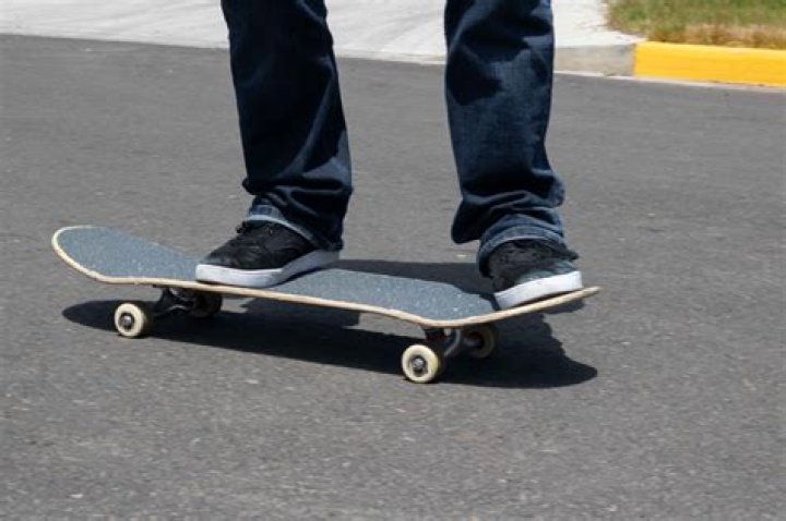 Is nollie the same as fakie?