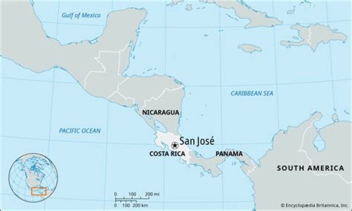 Is San Jose on the Pacific side of Costa Rica?