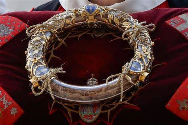 Is the crown of thorns in Paris real?