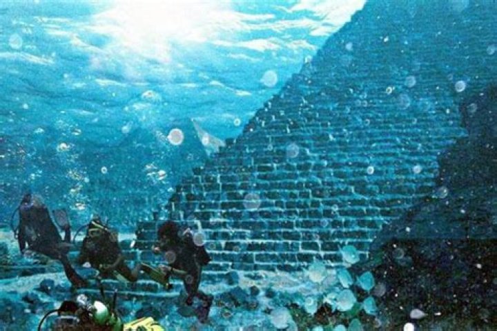 Is there an Underwater Pyramid in the Azores?
