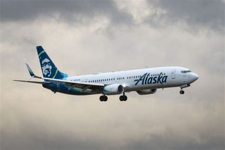 Were there any survivors Alaska Flight 261?