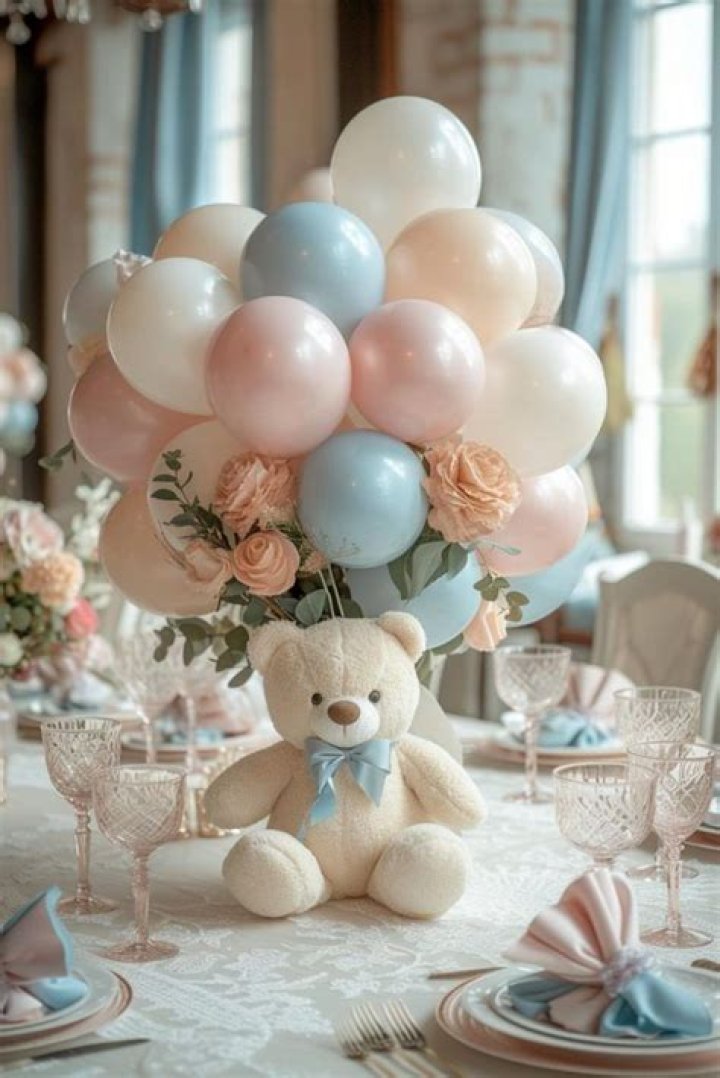 What are good centerpieces for baby shower?