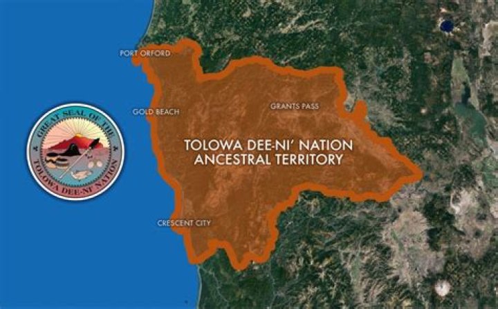 What did the Tolowa tribe do?