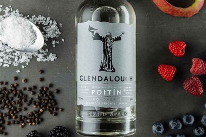 What do you mix with poitin?