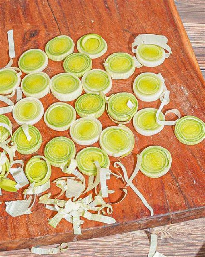 What does a grilled leek taste like?