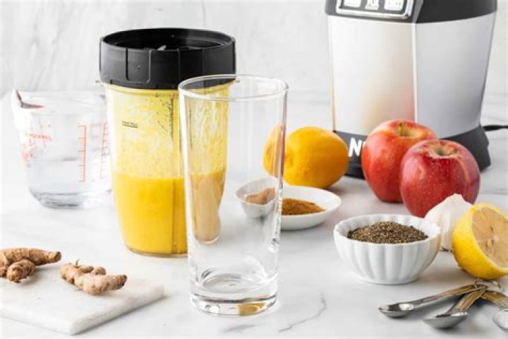 What does cayenne pepper do in smoothies?
