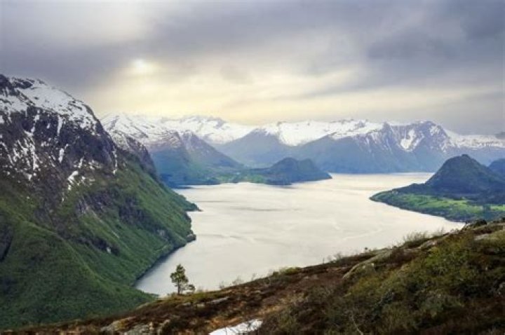 What does Romsdalsfjord mean?