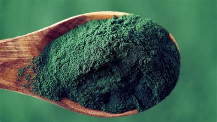 What does spirulina do to the body?