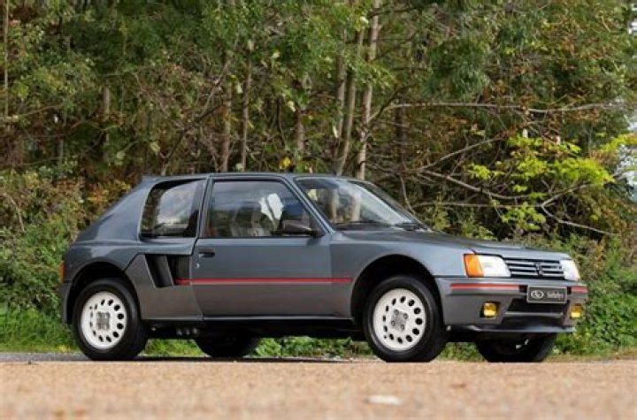 What engine is in a Peugeot T16?