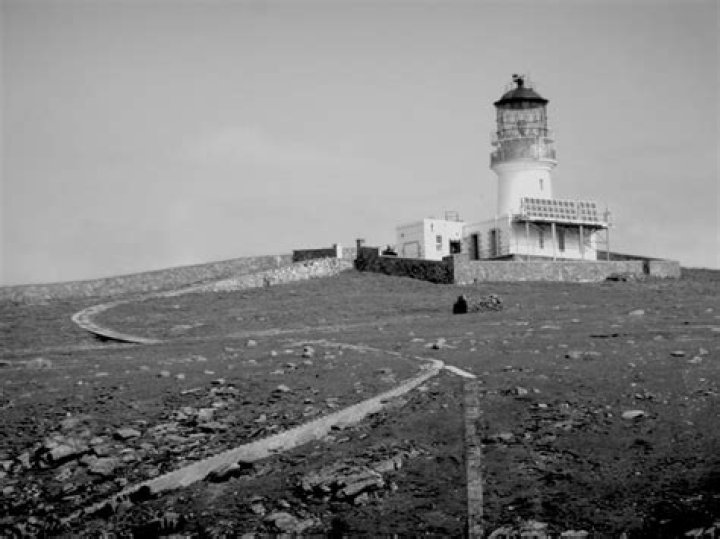 What happened to the 3 lighthouse keepers of flannan Isle?