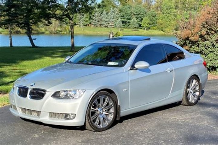 What is a 2007 BMW 335i coupe worth?