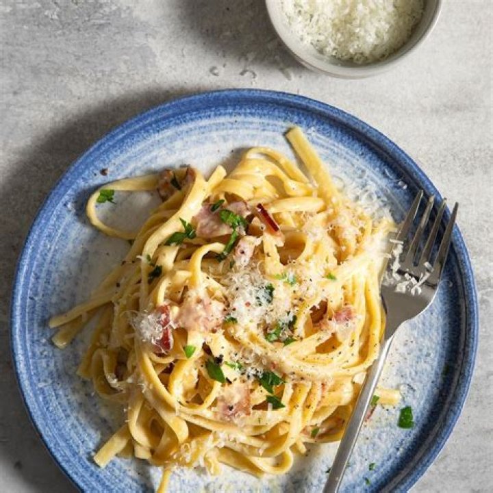 What is carbonara sauce made of?