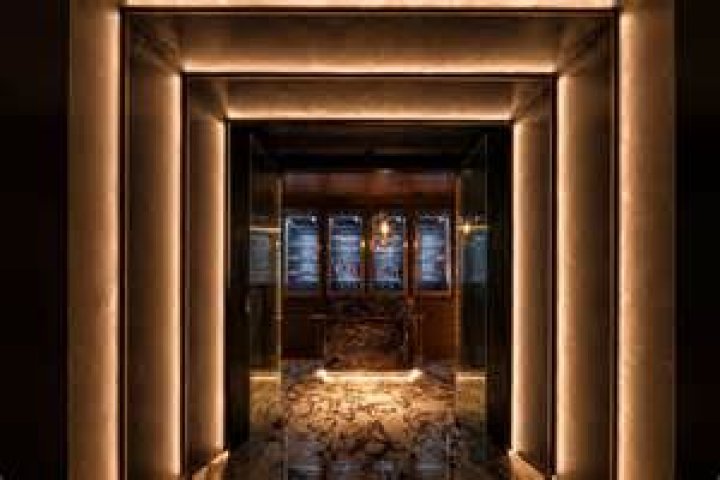 What is the dress code for Prime Steakhouse in Las Vegas?
