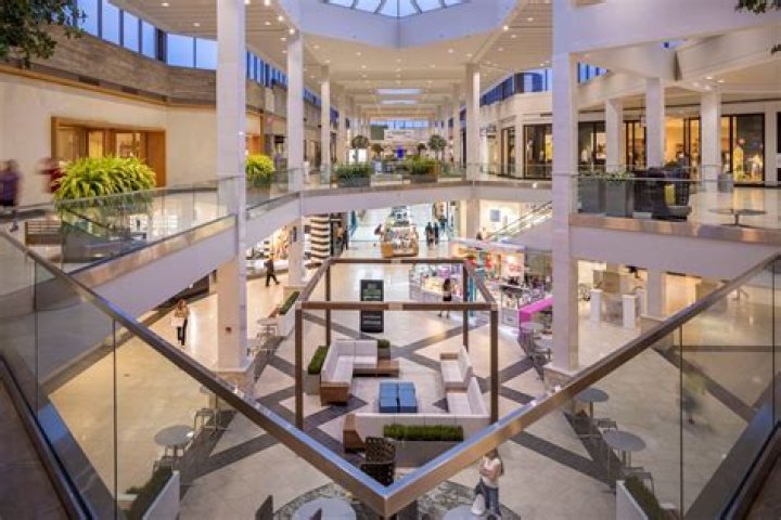 What is the famous mall in Atlanta?