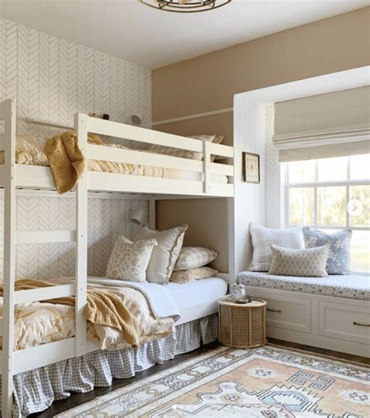 What kind of bedding do you use for bunk beds?