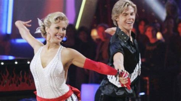 What kind of dancer is Julianne Hough?
