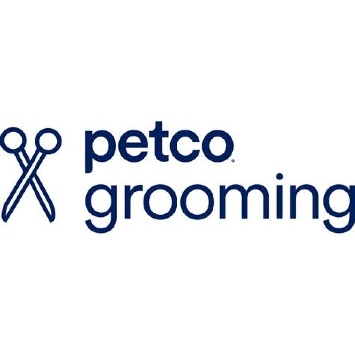 What kind of grooming services does Petco offer?