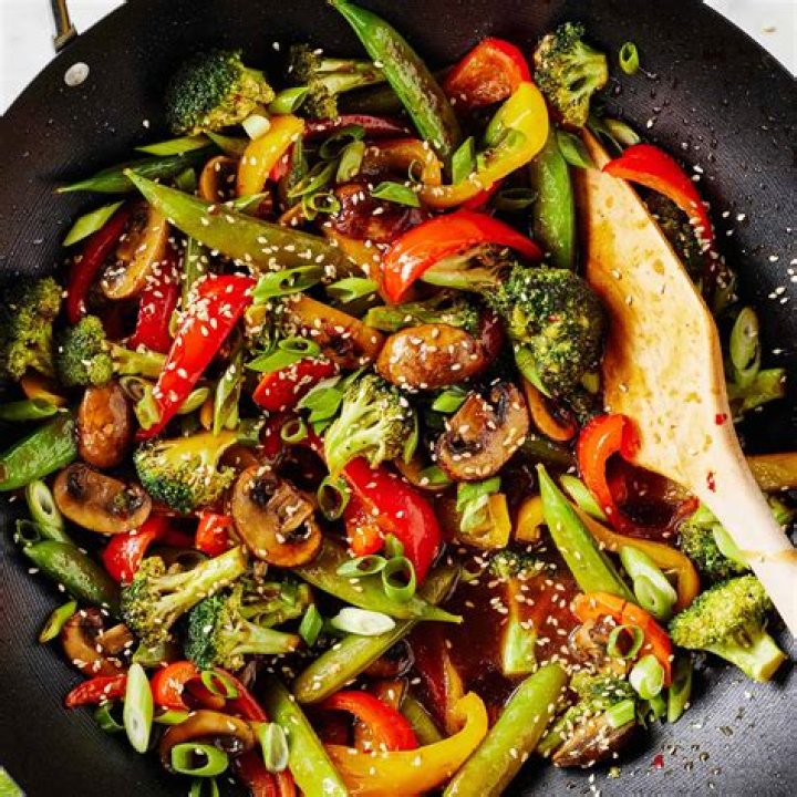 What liquid do you put in a stir fry?