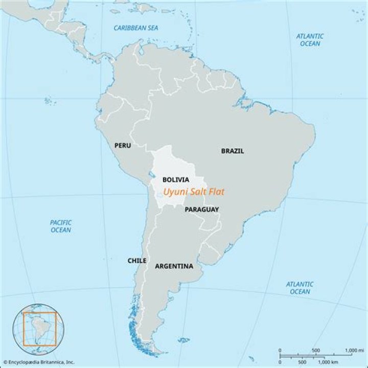 Where is the Salar de Uyuni located?