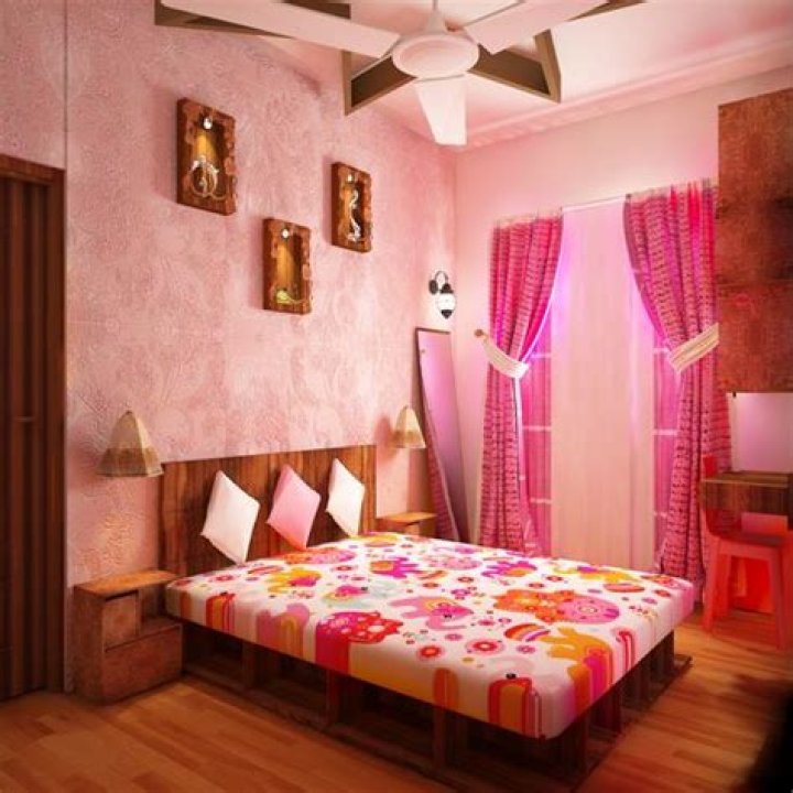 Which room is best for couple?