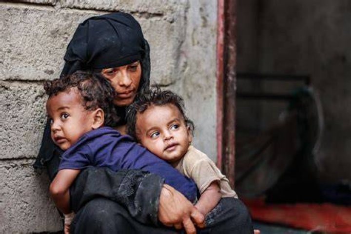 Who is helping the Yemen humanitarian crisis?