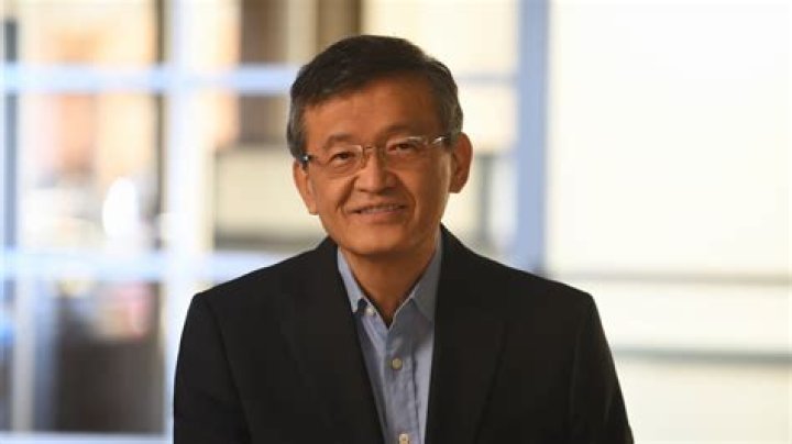 Who is the CEO of Monro Inc?